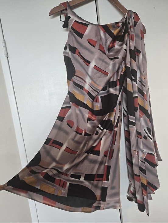 BCBGMaxAzria Dresses & Skirts - BCBGMAXAZRIA Sleevless Coctail Dress  With Big Tie  Attached Size S